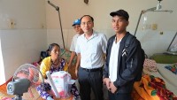 Trường Đại học Nha Trang thăm, tặng quà 53 gia đình sinh viên hoàn cảnh khó khăn