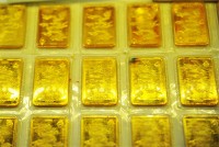 Giá vàng bật tăng vượt mốc 45 triệu đồng/lượng
