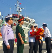 Tiễn đoàn công tác ra thăm quân và dân huyện đảo Trường Sa