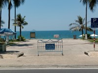 Không cấm người dân tắm biển nhưng cấm phương tiện giao thông vào công viên bờ biển