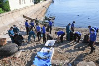 Hơn 80 đoàn viên, thanh niên tham gia dọn vệ sinh bờ biển Nha Trang