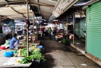 Nhiều tiểu thương chợ Khánh Vĩnh mong được buôn bán trở lại
