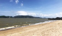 Thi thể người đàn ông có nhiều hình xăm dạt vào bãi biển Nha Trang