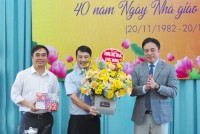 Lãnh đạo tỉnh thăm, chúc mừng các cơ sở giáo dục nhân Ngày Nhà giáo Việt Nam