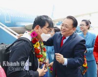 Chào mừng khách quốc tế đến Khánh Hòa trong ngày đầu năm 2023