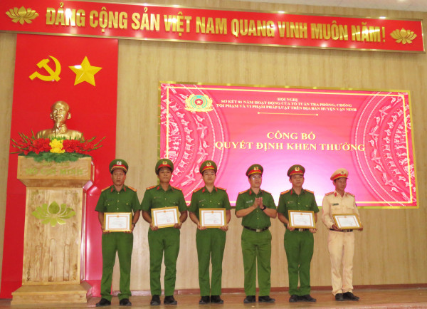 Vạn Ninh: Sơ kết 1 năm hoạt động Tổ công tác tuần tra phòng, chống tội phạm và vi phạm pháp luật