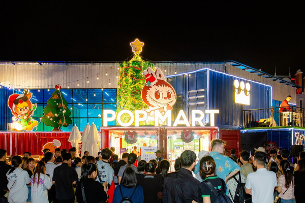 POP MART lần đầu tiên xuất hiện tại Vinpearl Harbour Nha Trang với mô hình container trên đảo có 1-0-2