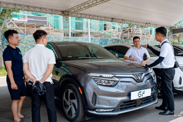 “Ngày hội thu xăng đổi điện” phủ sóng khắp ba miền trong tháng 8