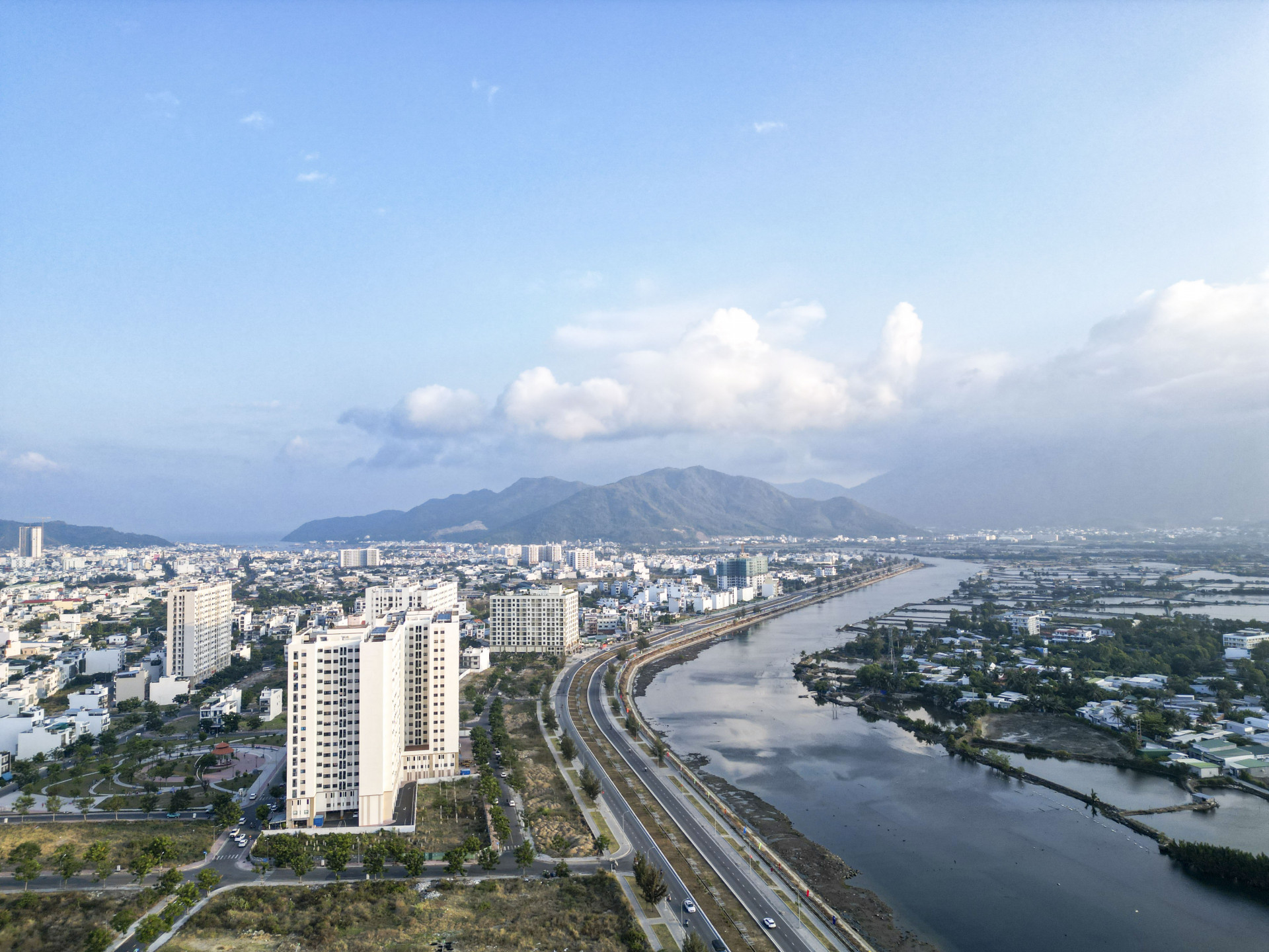 Các tòa chung cư nhà ở xã hội ở Khu đô thị mới Lê Hồng Phong I (TP. Nha Trang)