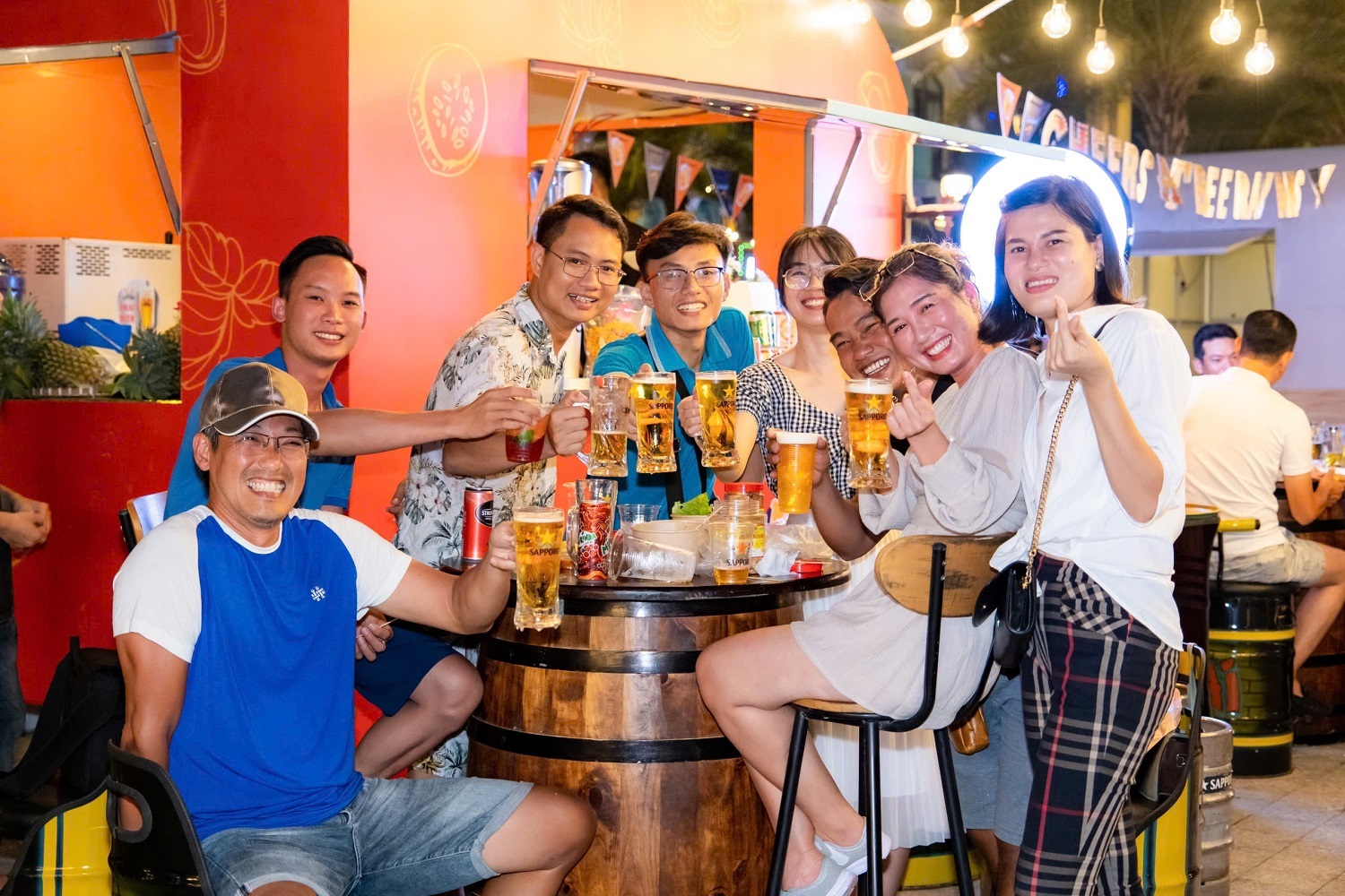 Thưởng thức vị bia mát lạnh tại khu vực Beer Land là trải nghiệm không thể bỏ lỡ